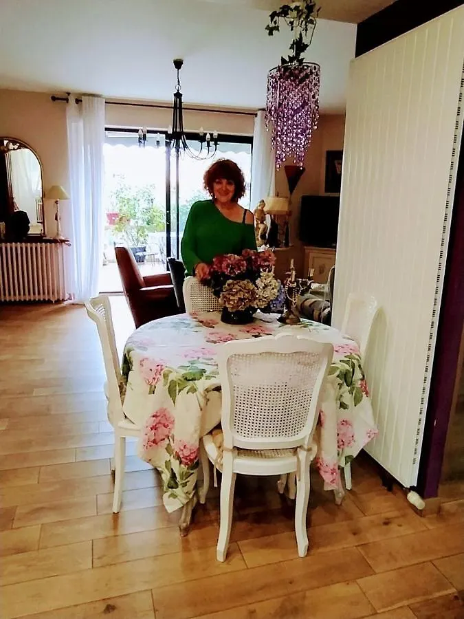 Chambre d'hôtes chez Claude Bardou Lacrouzette Couette-café